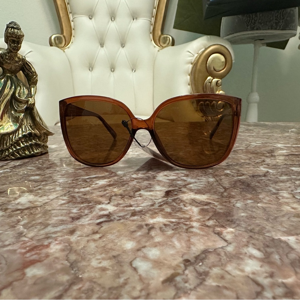 Elegant Brown Sunglasses -NWT